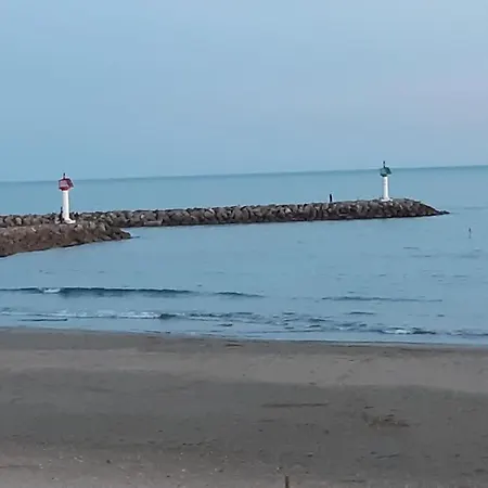 Front De Mer דירה פרונטיניאן